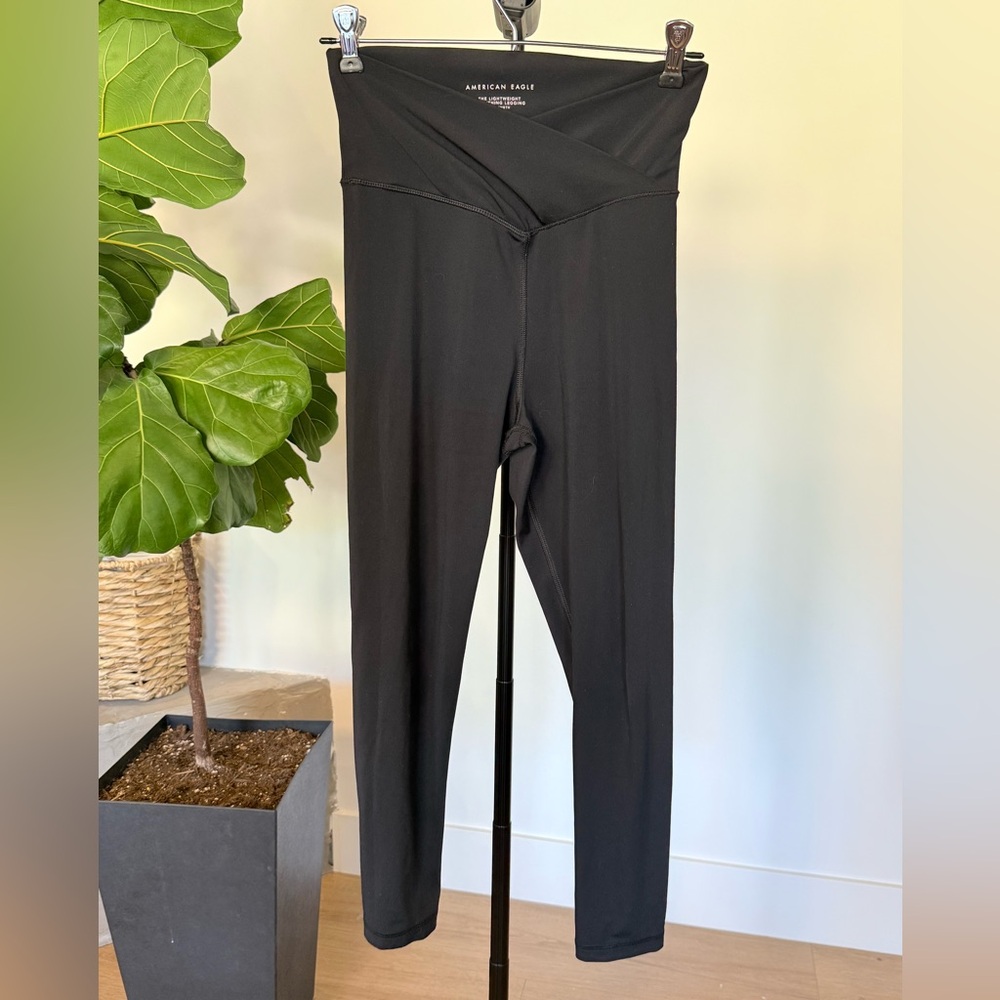 American Eagle Outfitters Black V-Waist Wrap Leggings Size Small